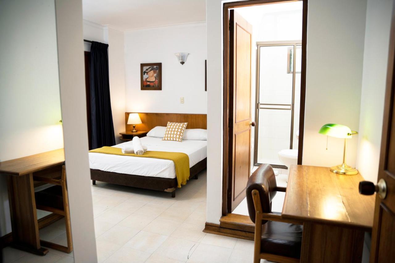 מלון מדיין Casa Rosales מראה חיצוני תמונה