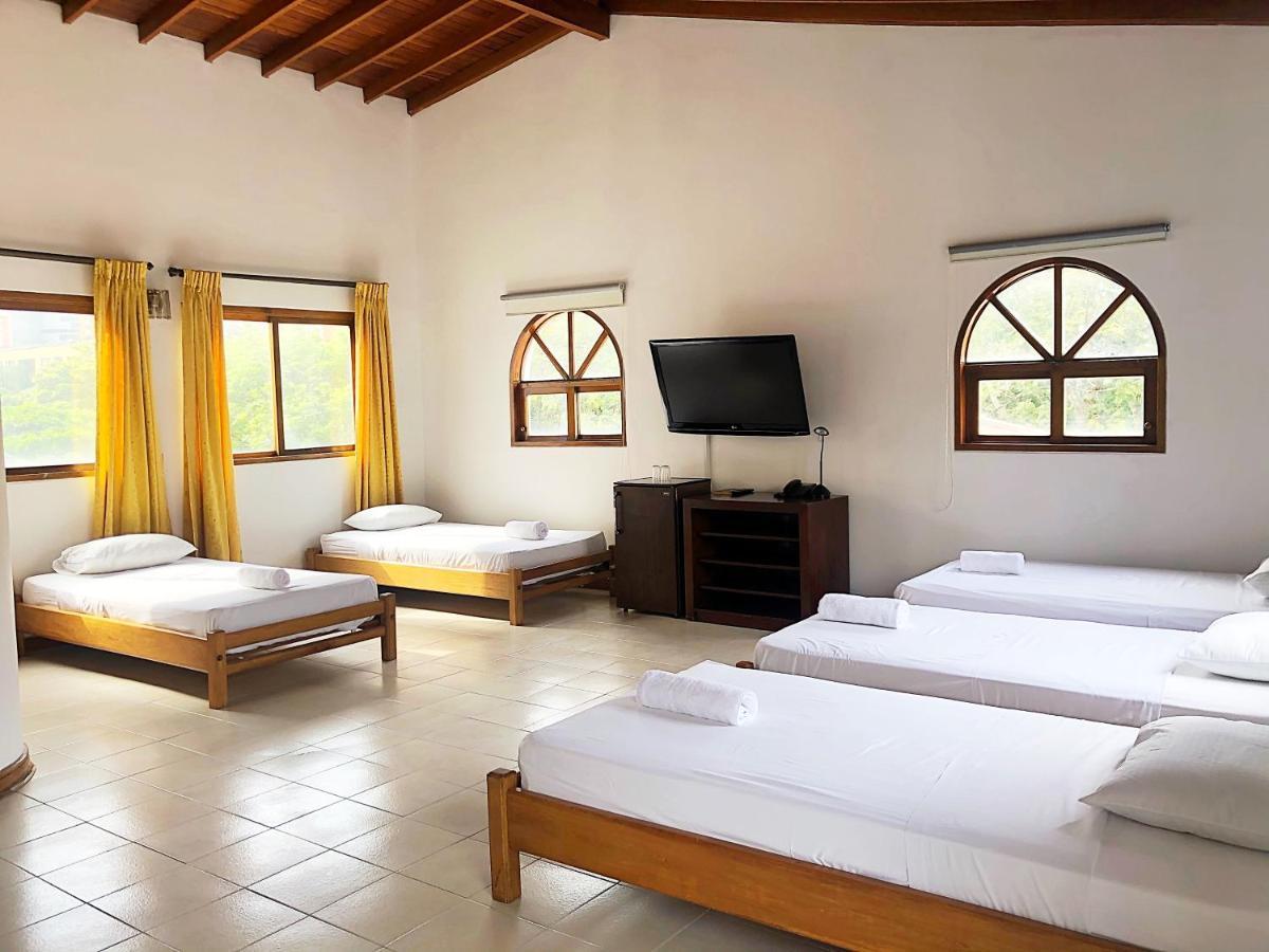 מלון מדיין Casa Rosales מראה חיצוני תמונה