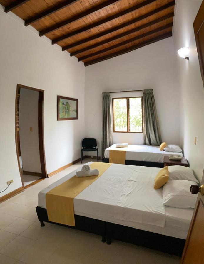 מלון מדיין Casa Rosales מראה חיצוני תמונה