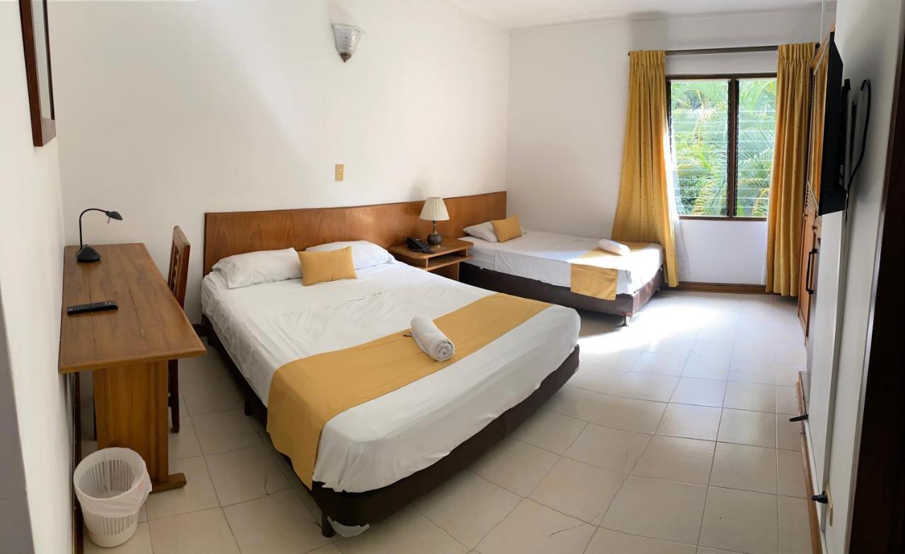 מלון מדיין Casa Rosales מראה חיצוני תמונה