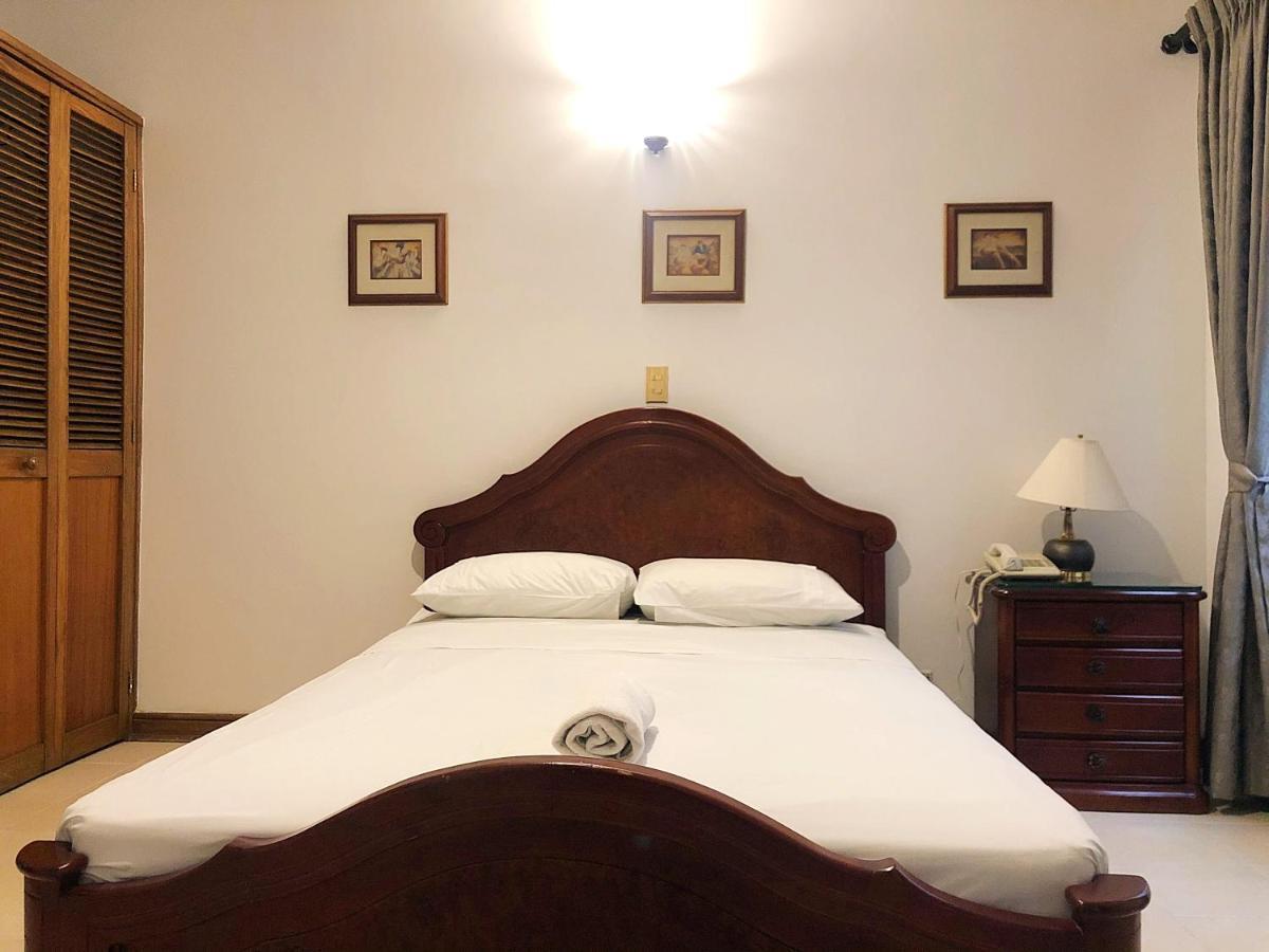 מלון מדיין Casa Rosales מראה חיצוני תמונה