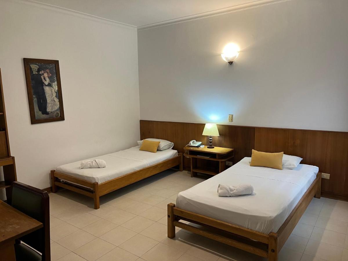 מלון מדיין Casa Rosales מראה חיצוני תמונה