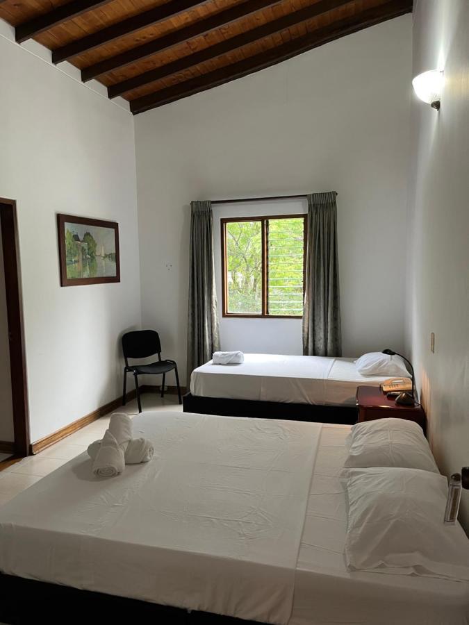 מלון מדיין Casa Rosales מראה חיצוני תמונה